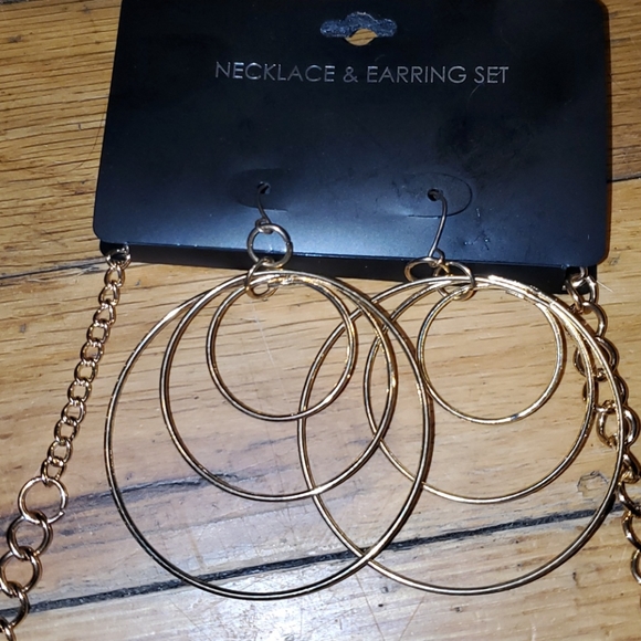 New gold fashion necklace & earrings jewelry sale - Picture 2 of 3